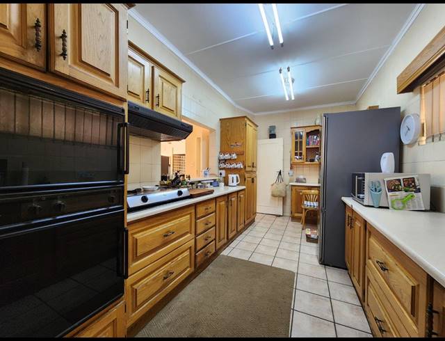 3 BEDROOM HOUSE FOR SALE IN PEACEHAVEN
